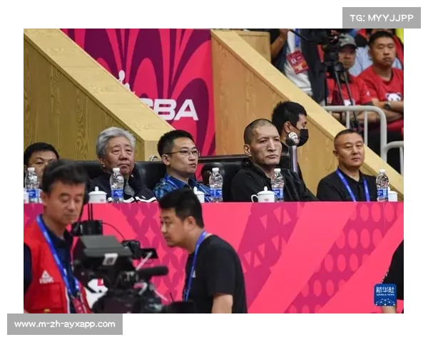 中国女篮邀请姚明现场观战 篮协主席出席开幕式助力赛事盛况 中国女篮邀请姚明现场观战 篮协主席出席开幕式助力赛事盛况