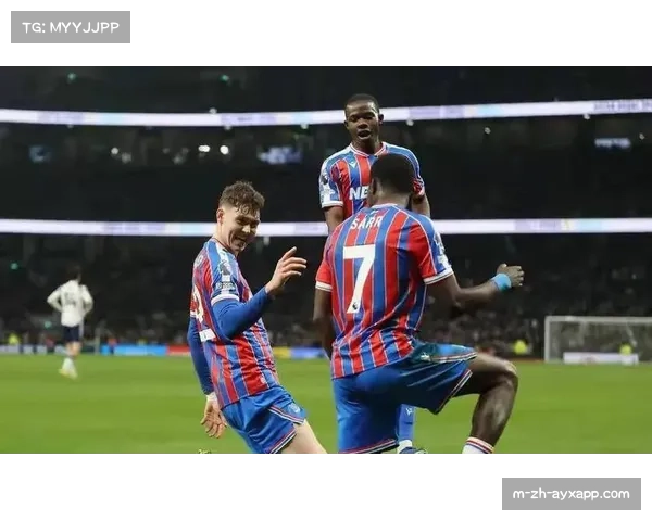 利兹联还要客场面对热刺西汉姆，保级对手直接对话定命运